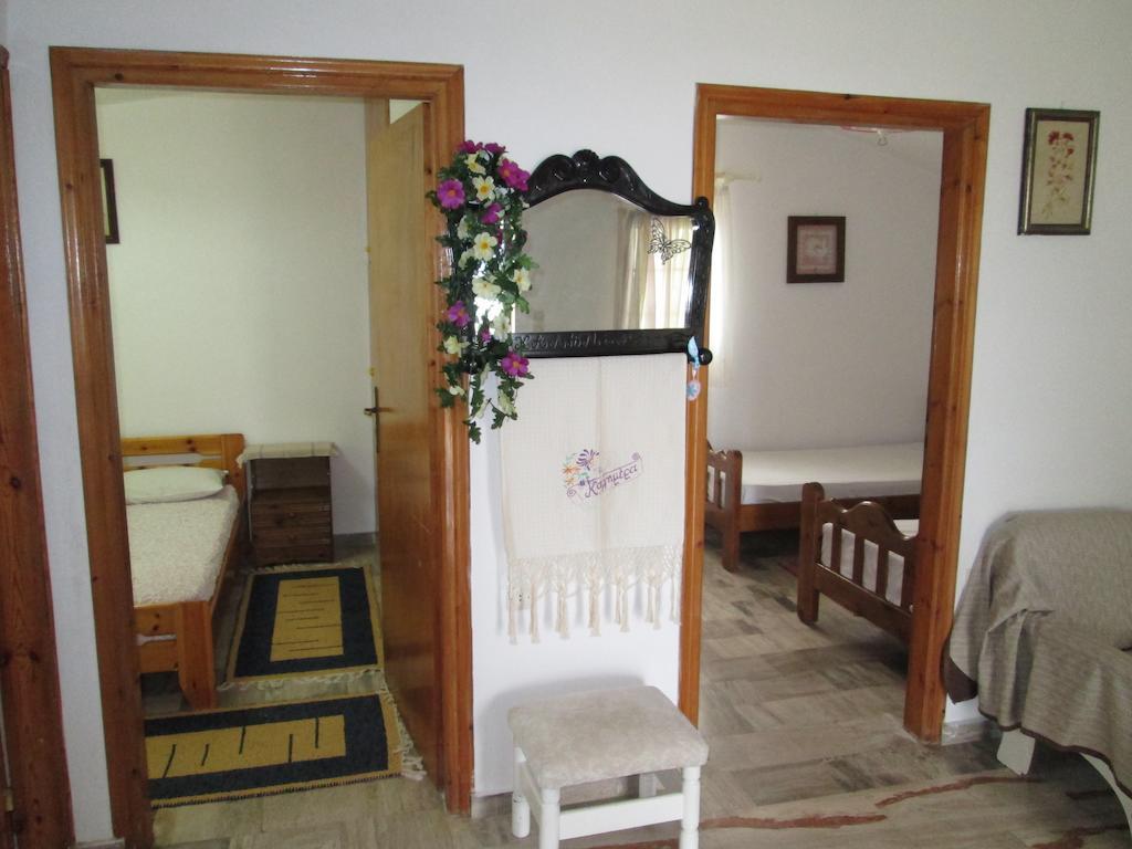 Bio House Apartment Chrani Phòng bức ảnh
